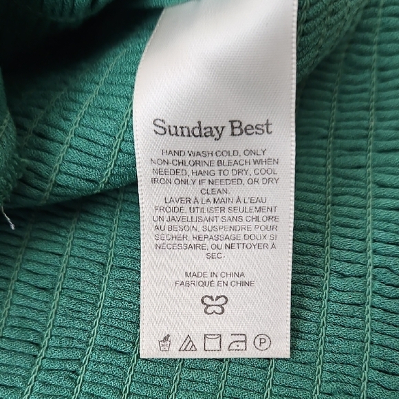 Aritzia Sunday Best Smocked Puff Sleeve Top - Picture 5 of 8
